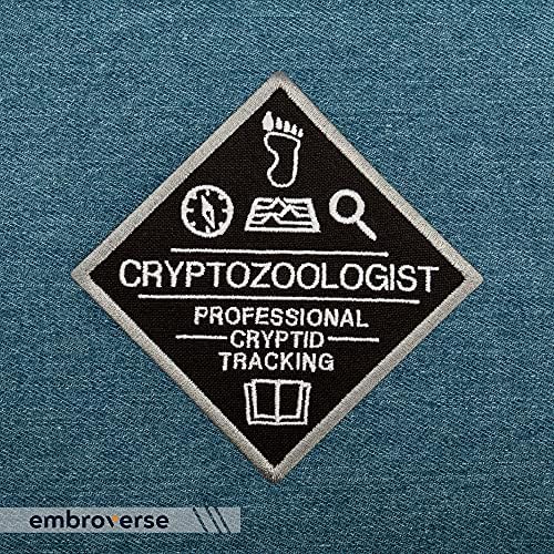 Bestragem de Cryptozoologist Patch - Rastreamento profissional bordado para criptídeos - viagens de ferro em patches - tamanho: