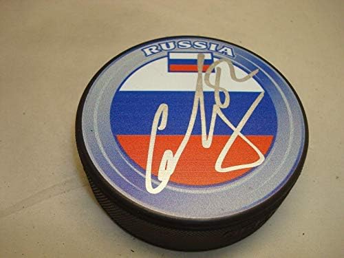 Nikolay Goldobin assinou a equipe Russia Hockey Puck autografou 1b - Pucks autografados da NHL