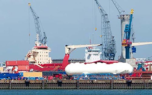 Porto marítimo com o cenário da ferrovia modelo de navio