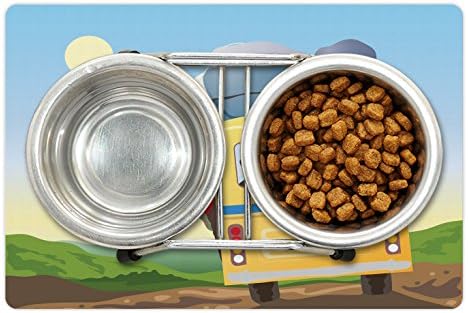 Ambsosonne Cartoon Pet Tapete Para comida e água, ônibus amarelo cheio de passageiros e bagagem dirigindo em prados